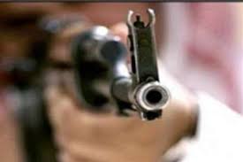 3 جوان در جست وجوی یک مزاحم ناموس در آبادان با کلت و قمه به جان مردم افتادند!+تصاویر